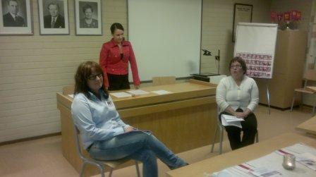 Pe 05.10. 2012  Politiikkaa ja Punaviiniä Pirtillä. VALOKUVIA!!